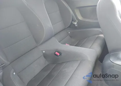 2015 Ford Mustang V6 из США, поврежденный, VIN 1FATP8EMXF5377665